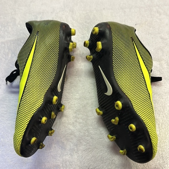 Nike Bravata Neon Yellow/Black Soccer Cleats Youth 4, 4.5 Preowned - Picture 5 of 12